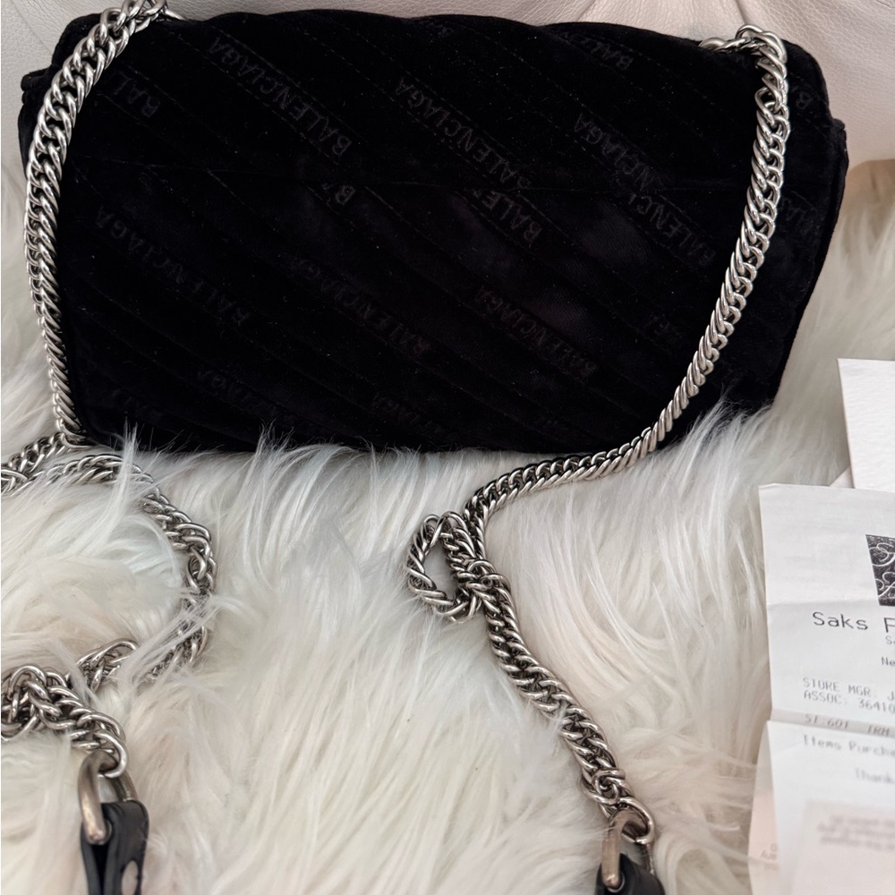 Balenciaga BB Chain Round Shoulder Quilted Velvet Bag - Picture 7 of 14